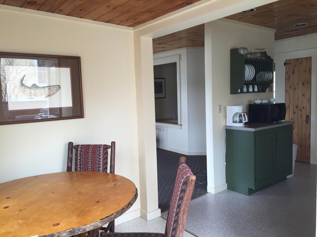 Willoughvale Inn Westmore Newport Rum bild